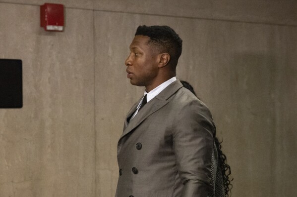 Jonathan Majors arrives at court for a jury selection on his domestic violence case, Wednesday, Nov. 29, 2023, in New York. (AP Photo/Yuki Iwamura)