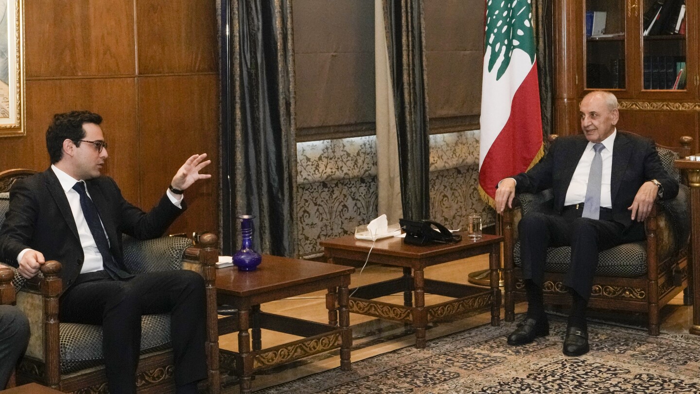 Висш френски дипломат пристигна в Ливан в опит да посредничи в сблъсъците между Хизбула и Израел