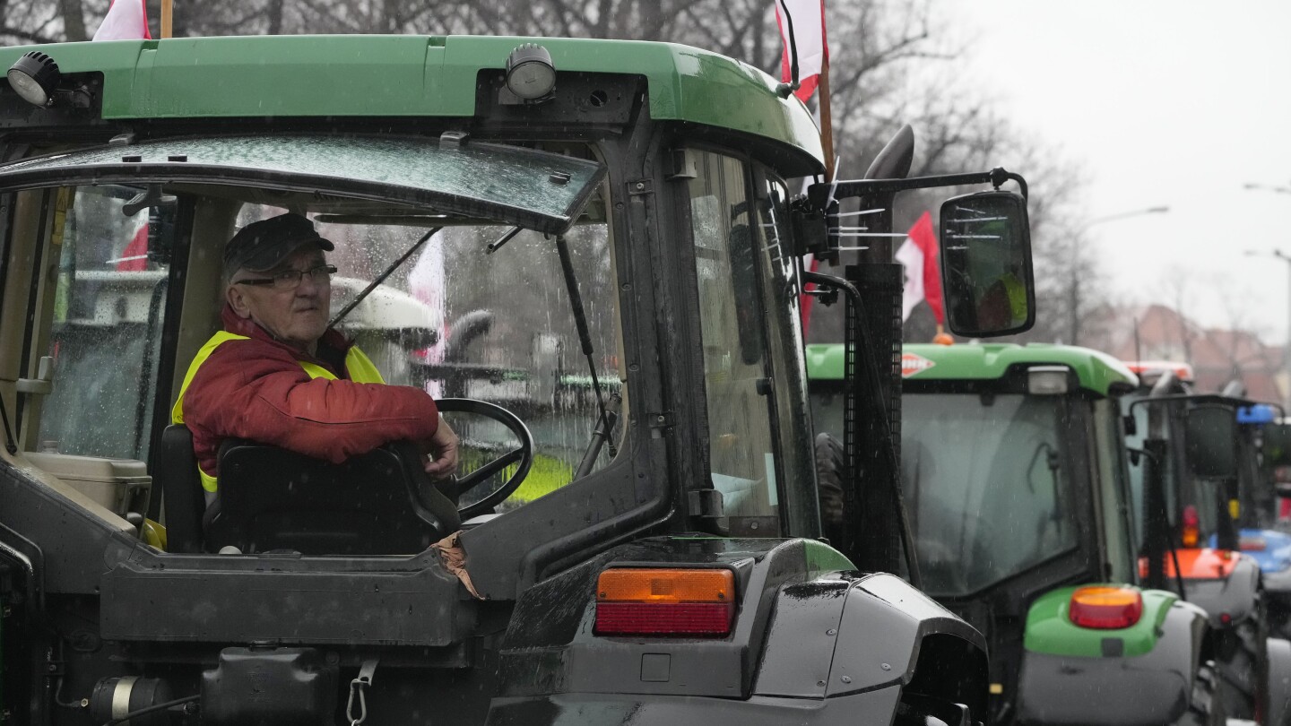 Полша е обезпокоена от пропутинските лозунги на протестите на фермерите, заявявайки, че руските агенти може да са виновни
