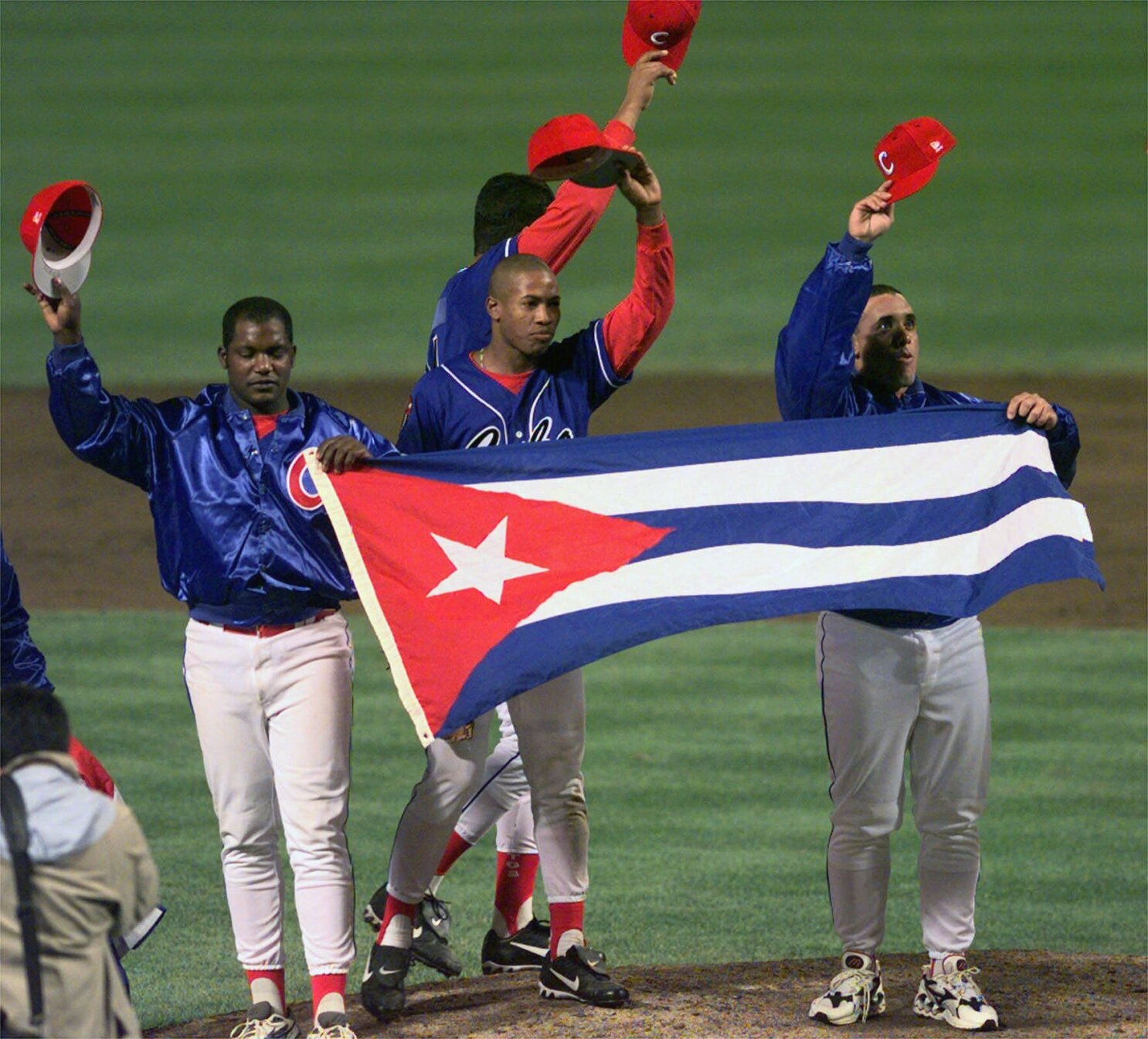 The Cuban baseball smuggling machine behind MLB