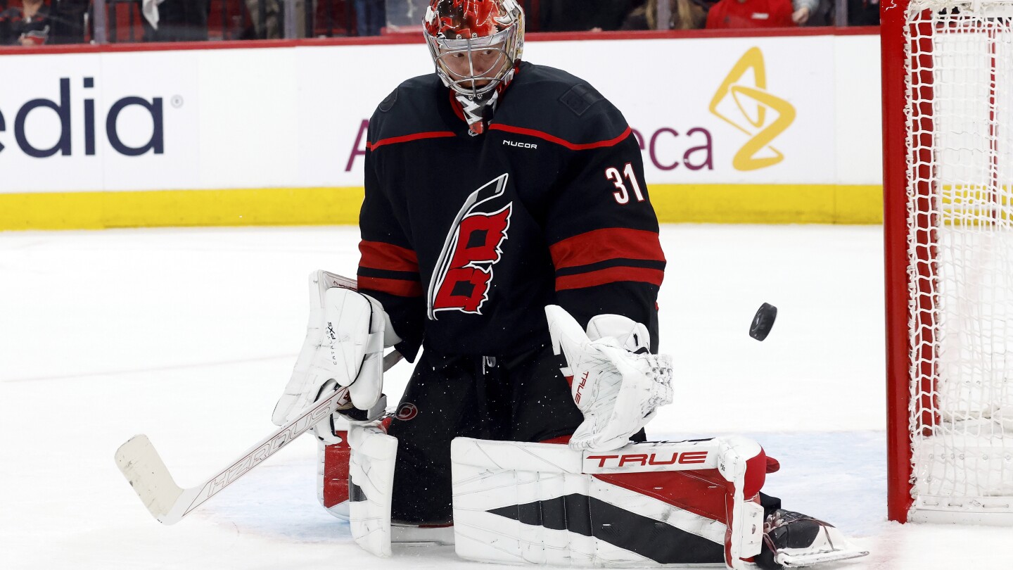 Hurricanes sign Frederik Andersen to 1-year, $2.75M extension