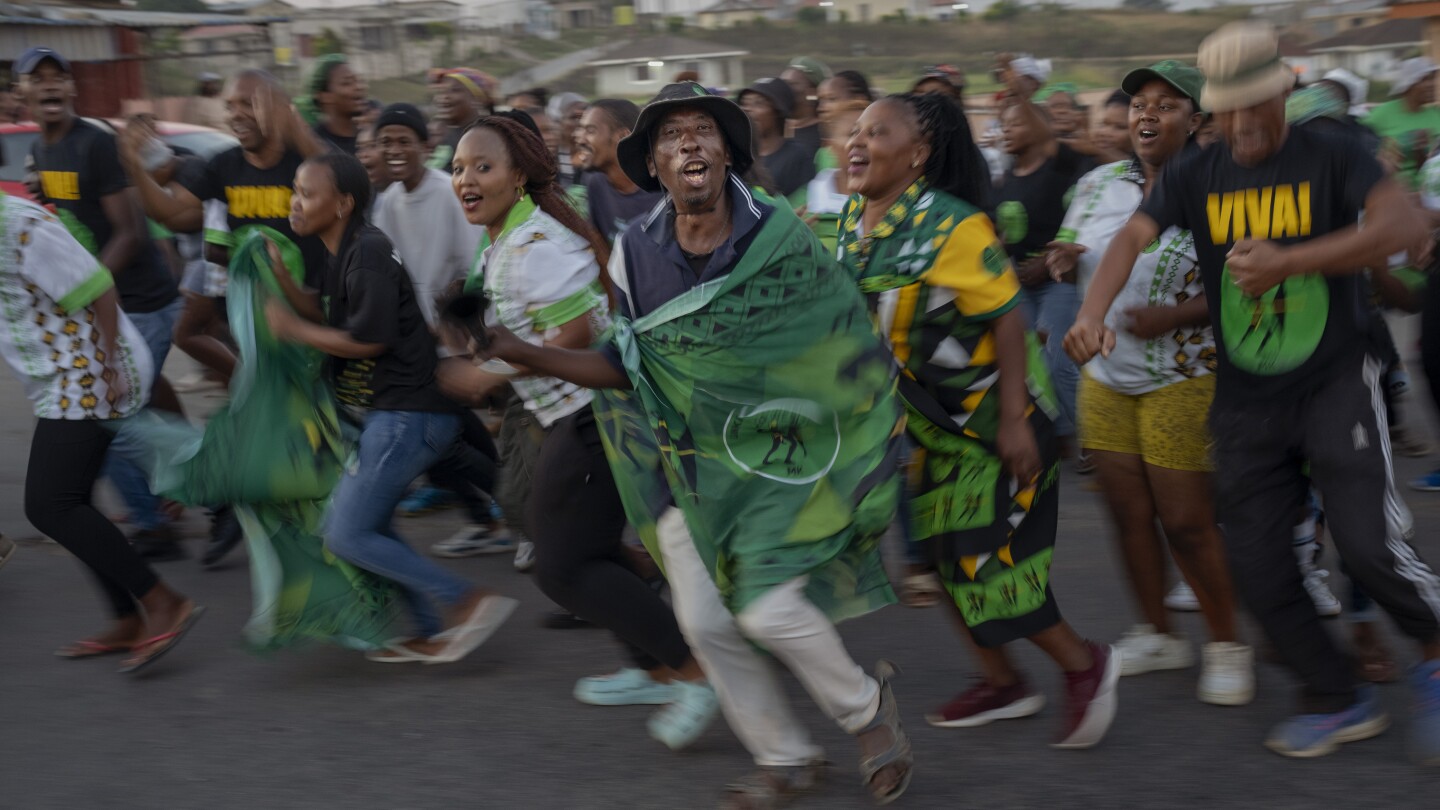 КЕЙПТАУН Южна Африка AP — Истинското политиканстване в Южна Африка