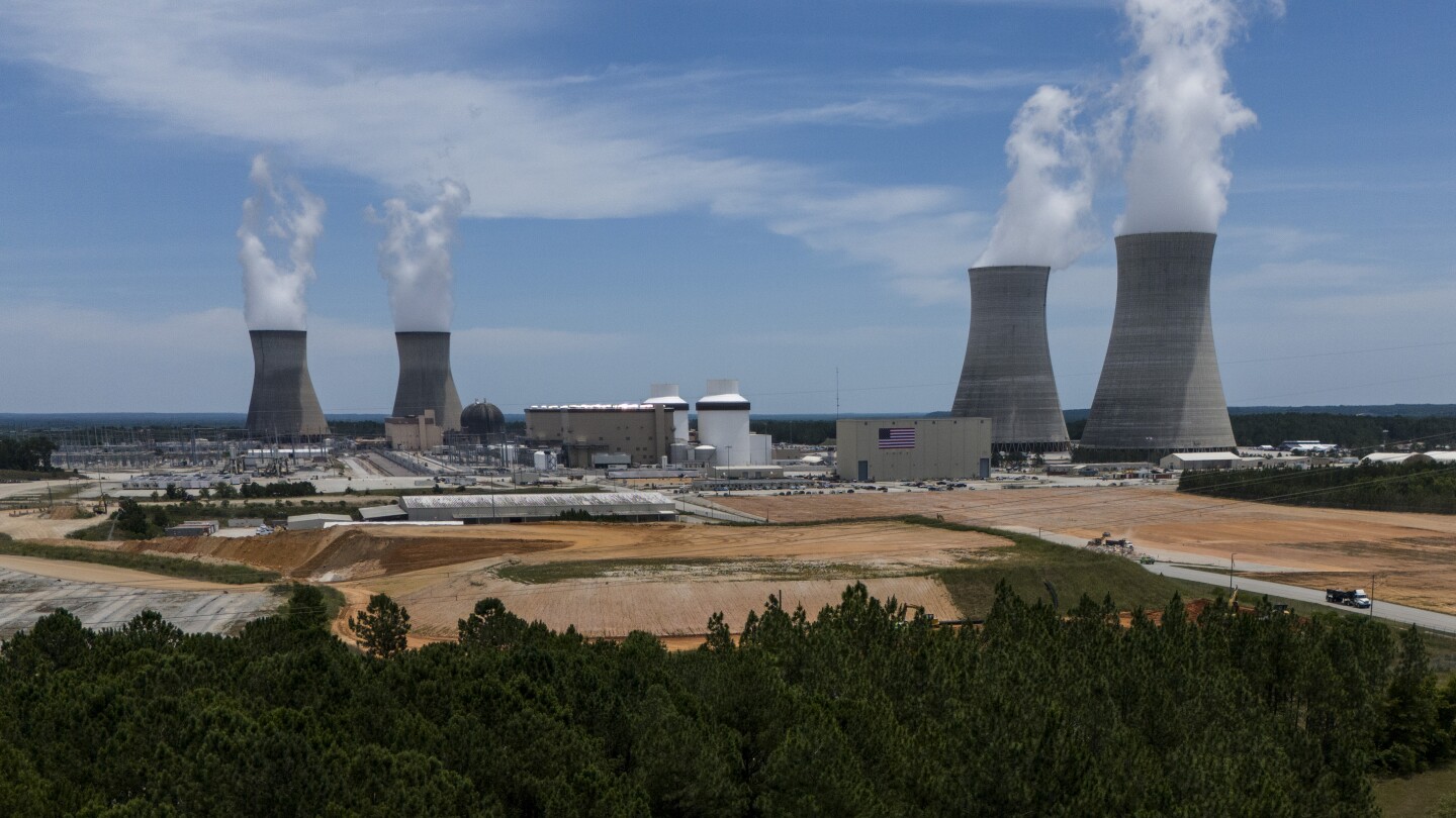 Министърът на енергетиката на САЩ призовава за повече ядрена енергия, докато празнува реакторите в Джорджия за 35 милиарда долара