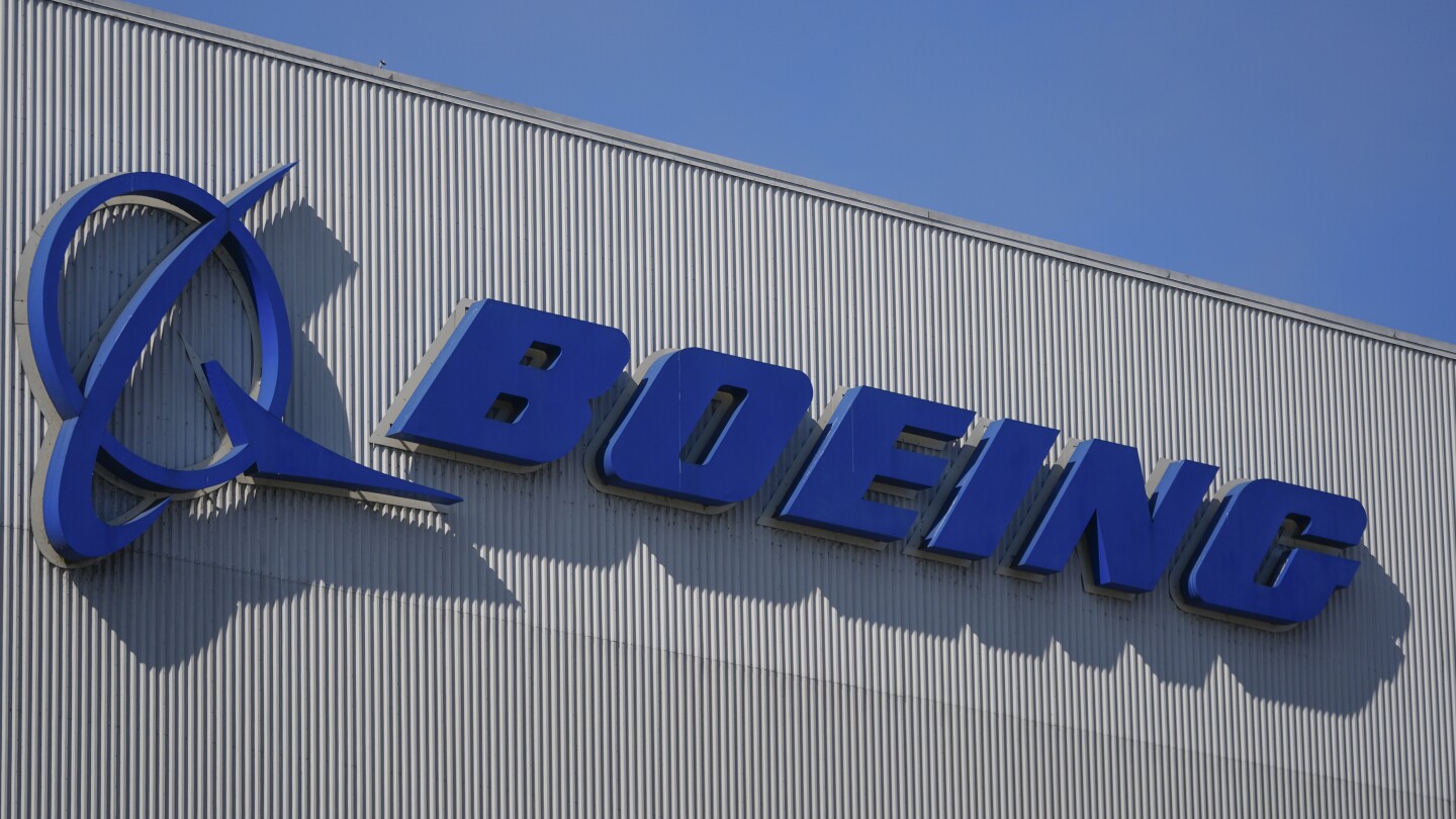 Вашингтон AP Президентът Доналд Тръмп обяви в петък че Boeing