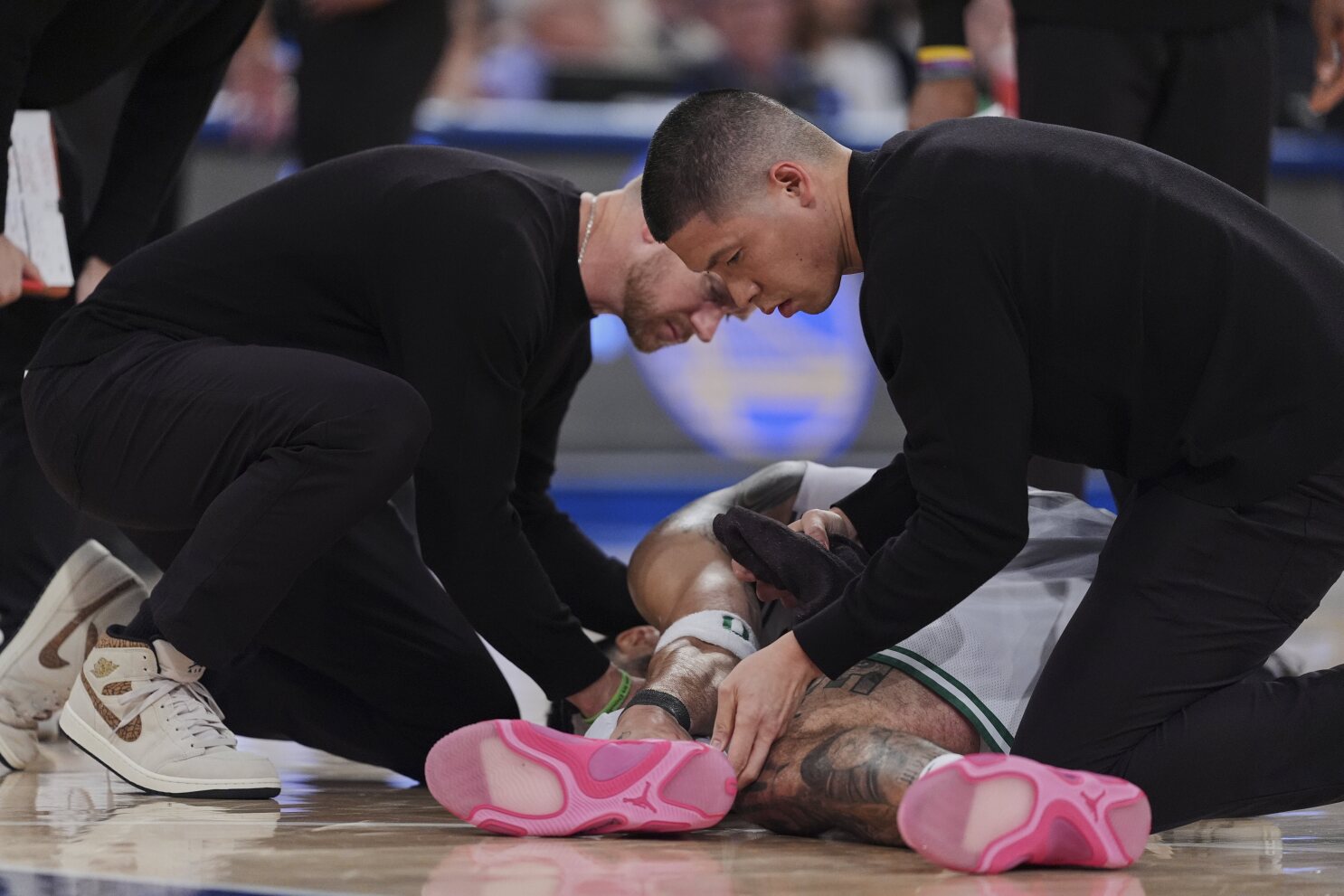 Jayson Tatum suffers right leg injury in Celtics' loss to Knicks