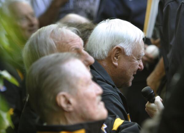 Hall of Famer Bill Mazeroski honored with Yankees in town