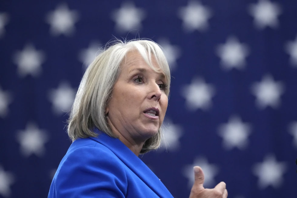 New Mexico governor issues order suspending the right to carry firearms in public across Albuquerque (apnews.com)