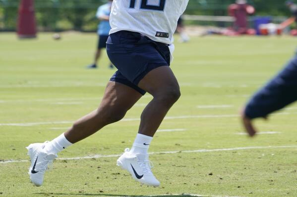 Tennessee Titans wide receiver and top draft pick Treylon Burks takes part in drills at the NFL football team's rookie minicamp Friday, May 13, 2022, in Nashville, Tenn. (AP Photo/Mark Humphrey)