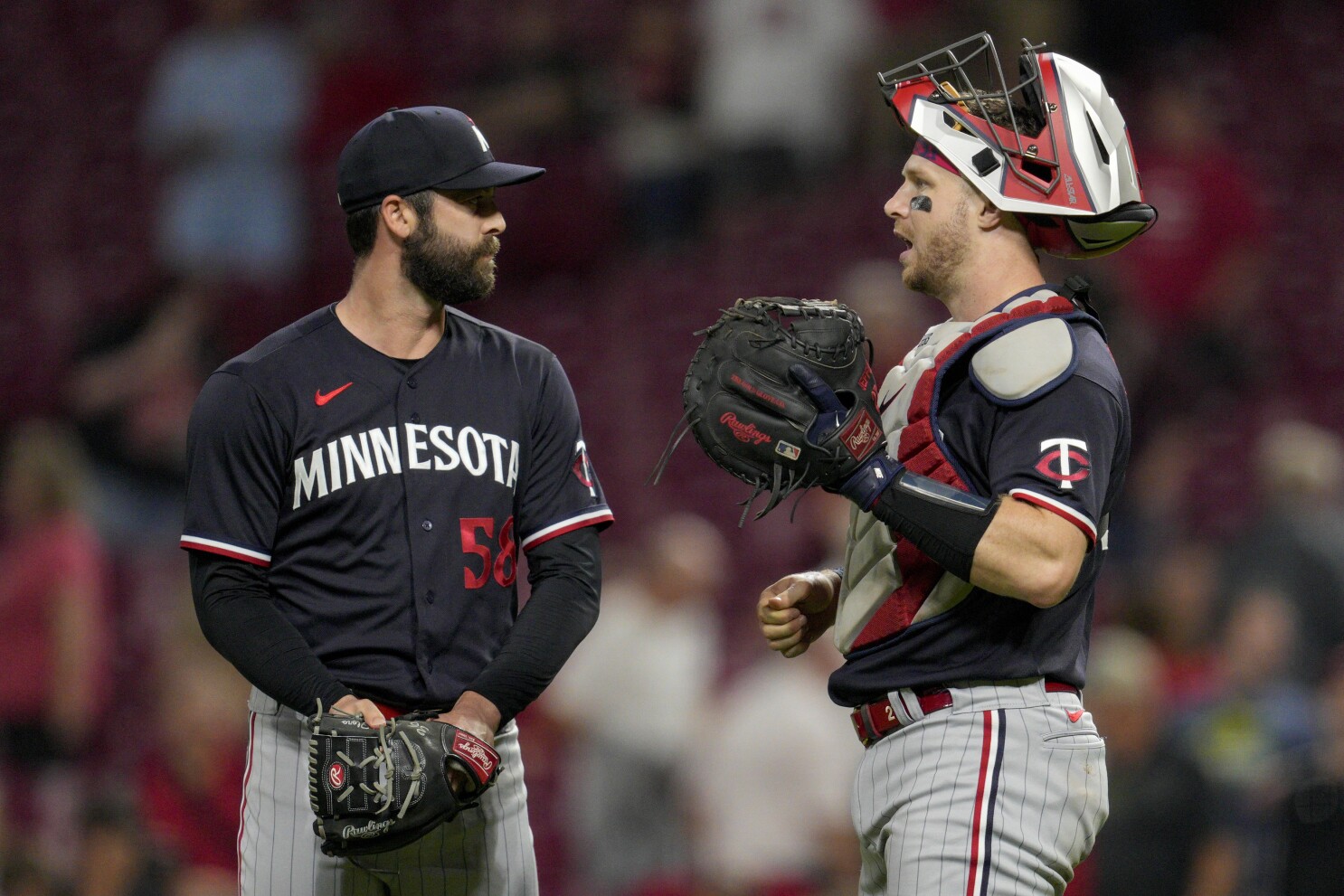 Twins smack three homers, salvage split with 7-3 victory over