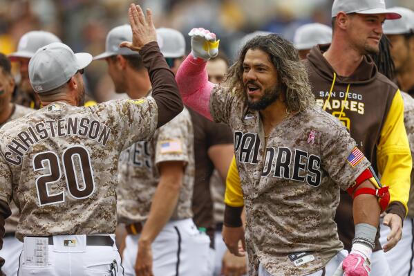 Alfaro's 2-run single in 9th rallies Padres past Diamondbacks 6-5