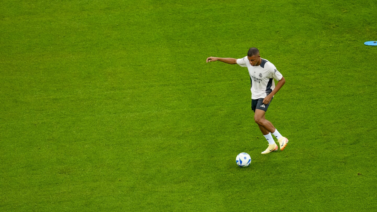 Kylian Mbappé Makes Real Madrid Debut