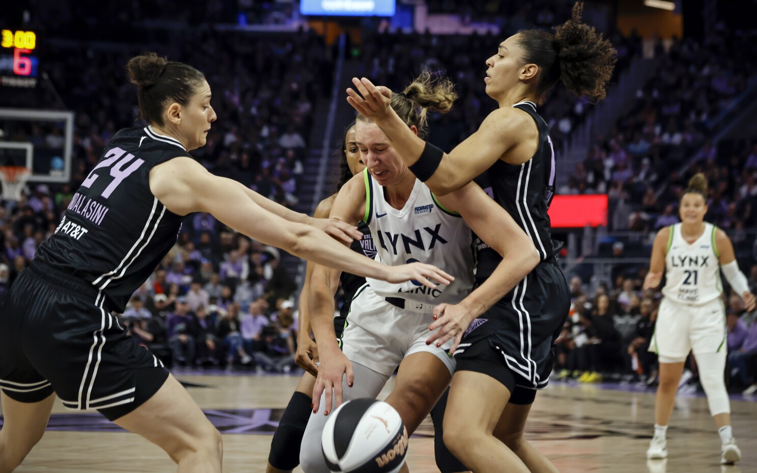 Collier scores 24 points, Lynx use big 2nd-half run to beat Valkyries 86-75