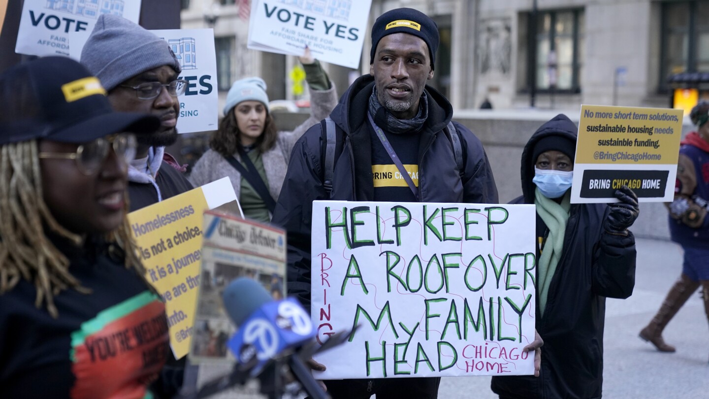 Съдът отхвърли предложението за блокиране на мярка за гласуване в Чикаго, която ще облага недвижимите имоти за услуги за бездомни