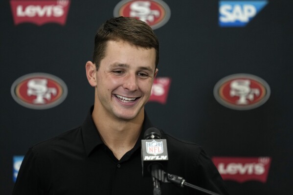 Brock Purdy heads into 2nd Thursday night game for 49ers in better