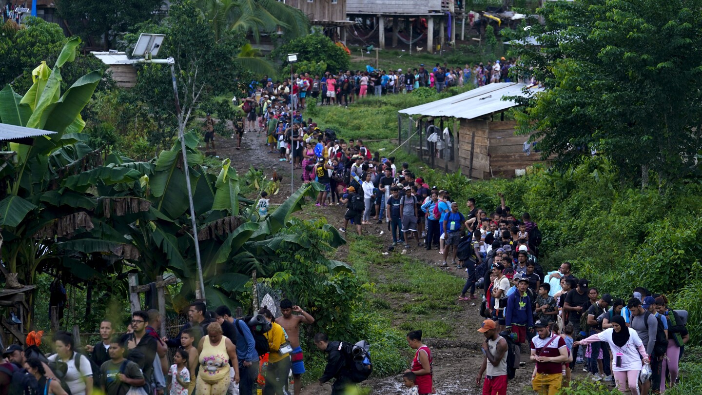 Panamá y Costa Rica acuerdan un plan para acelerar el tránsito de migrantes del Tapón del Darién