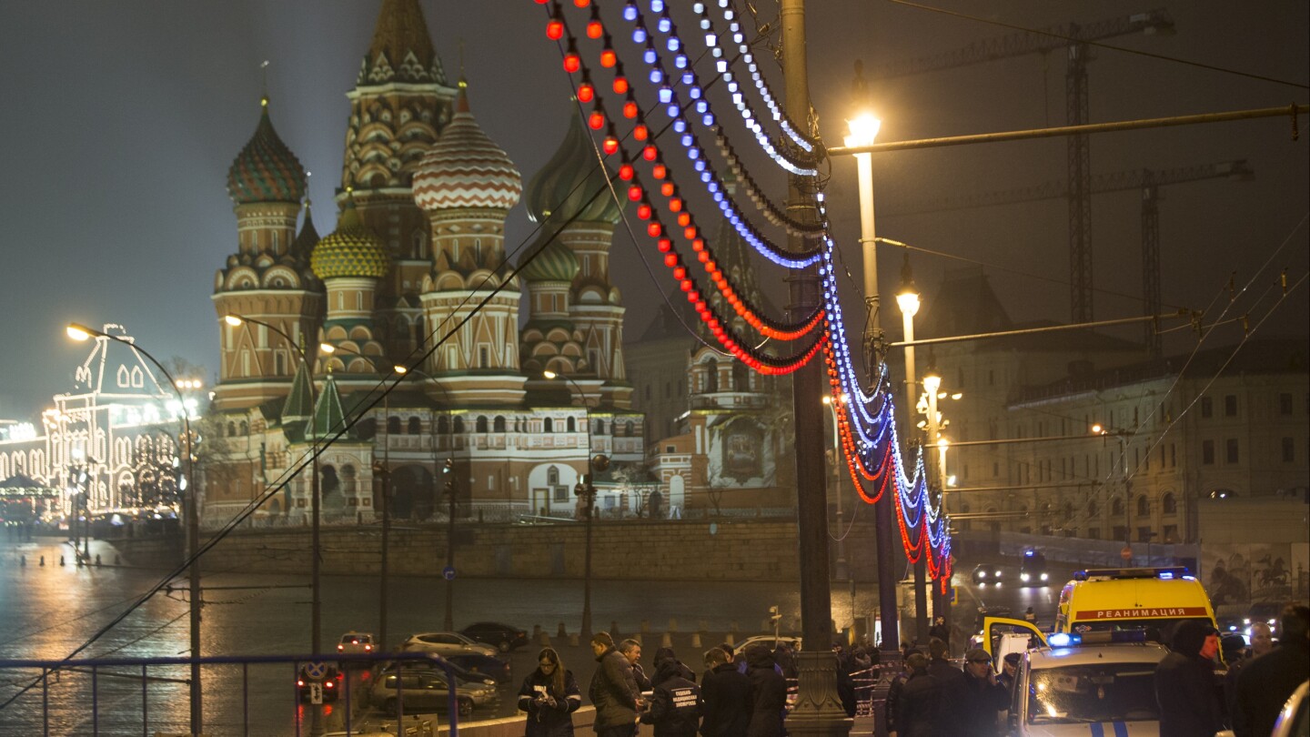 ТАЛИН, Естония (AP) — Когато харизматичният опозиционен лидер Борис Немцов