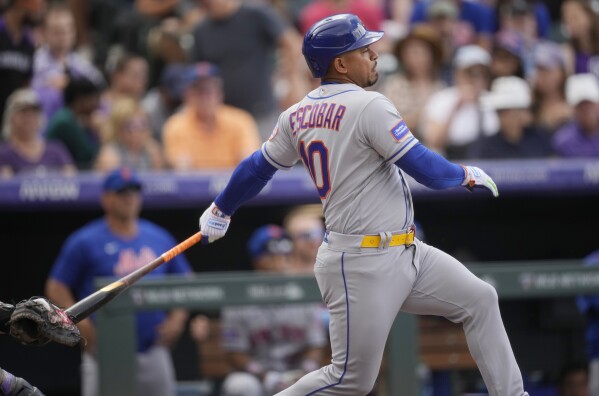 Mets deal Eduardo Escobar to Angels for two minor leaguers