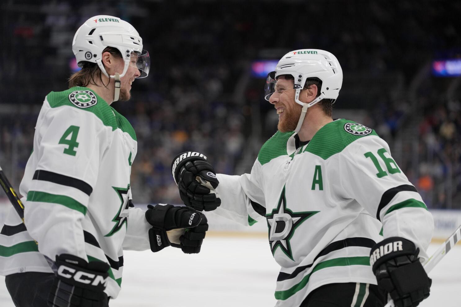 Stars win fifth straight to take Central Division lead with regular-season  finale looming