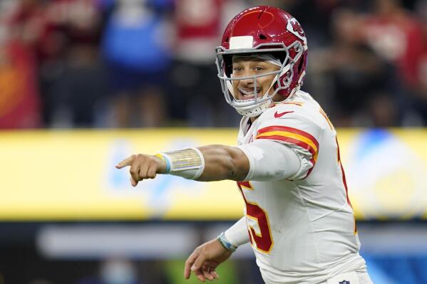 Chiefs QB Patrick Mahomes reacts to getting Super Bowl ring