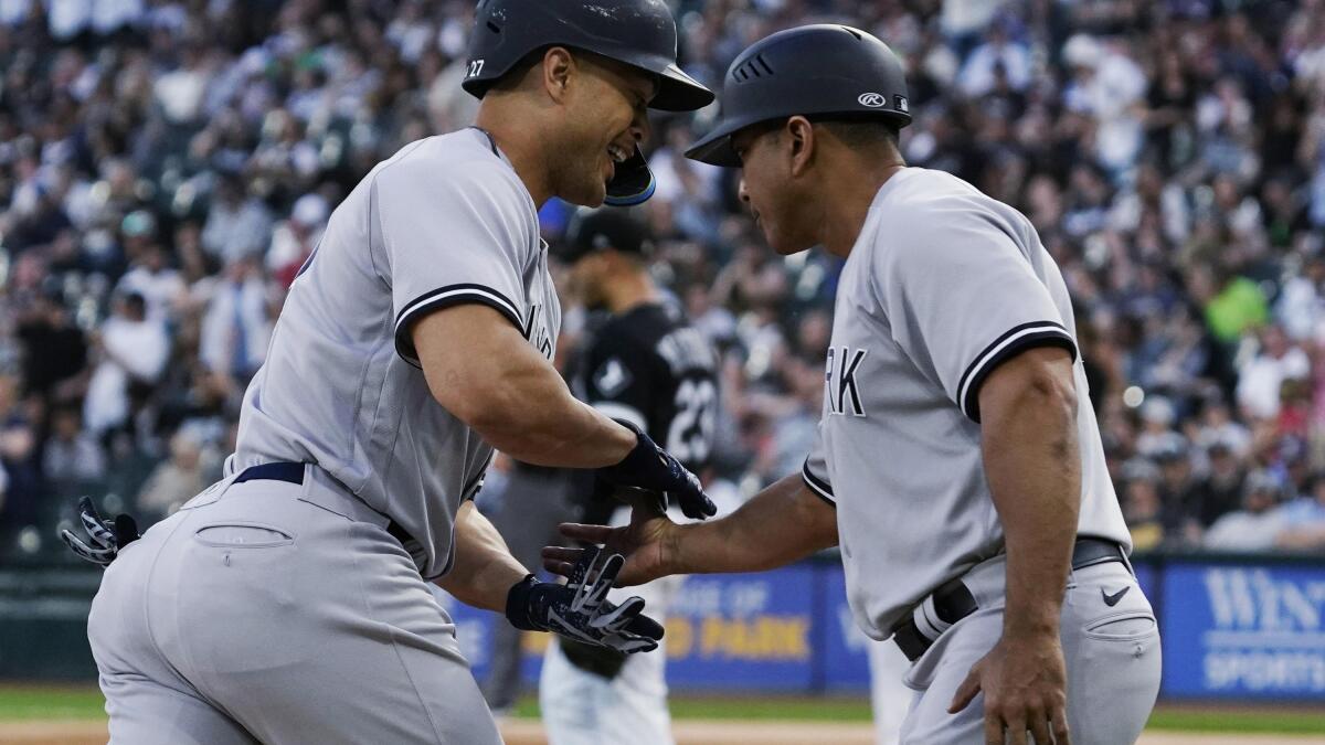 Stanton homers twice as Yankees rebound with 6-3 win over Cubs