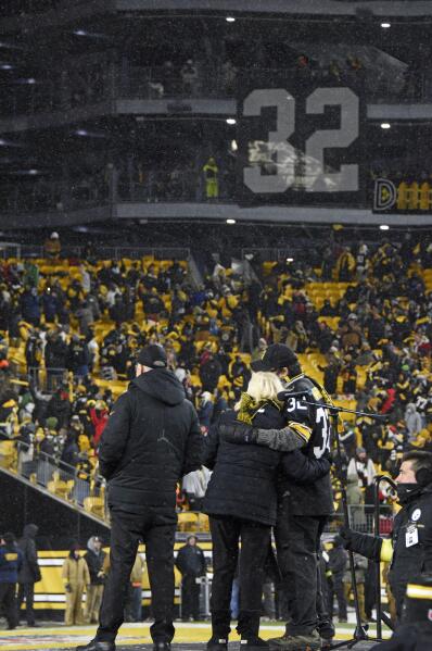 Steelers will retire Franco Harris' No. 32 jersey to mark 50th anniversary  of Immaculate Reception