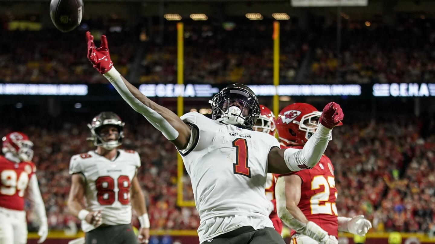 Rachaad White Scores in Buccaneers' Overtime Loss