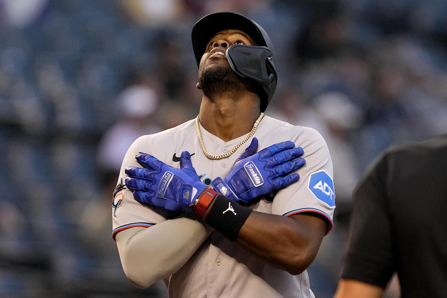 MIAMI, FL - APRIL 14: Miami Marlins left fielder Jorge Soler (12) watches  an incoming pitch during the game between the Arizona Diamondbacks and the  Miami Marlins on Friday, April 14, 2023