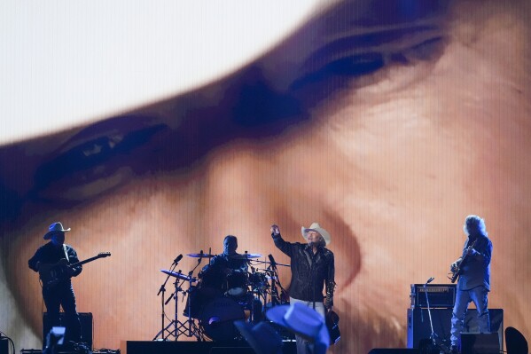 Alan Jackson performs "Remember When" during the 60th annual Academy of Country Music Awards on Thursday, May 8, 2025, in Frisco, Texas. (AP Photo/Chris Pizzello)