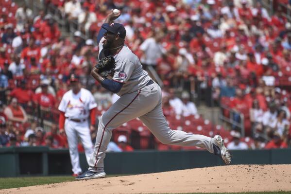 Big bats, Wainwright's quality start lead Cardinals to 9-1 win