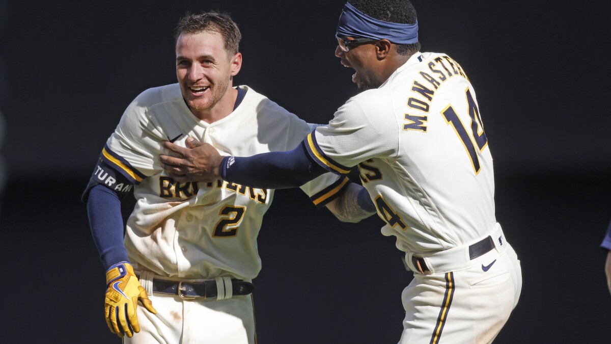 Twins fall to Brewers in extra innings on steamy day in Milwaukee