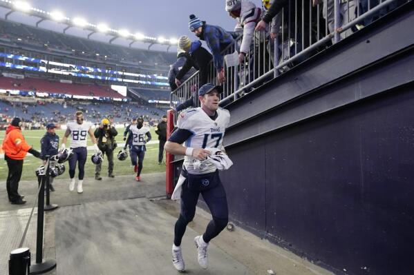 Titans lose 36-13 to Patriots, fumble away AFC's No. 1 seed