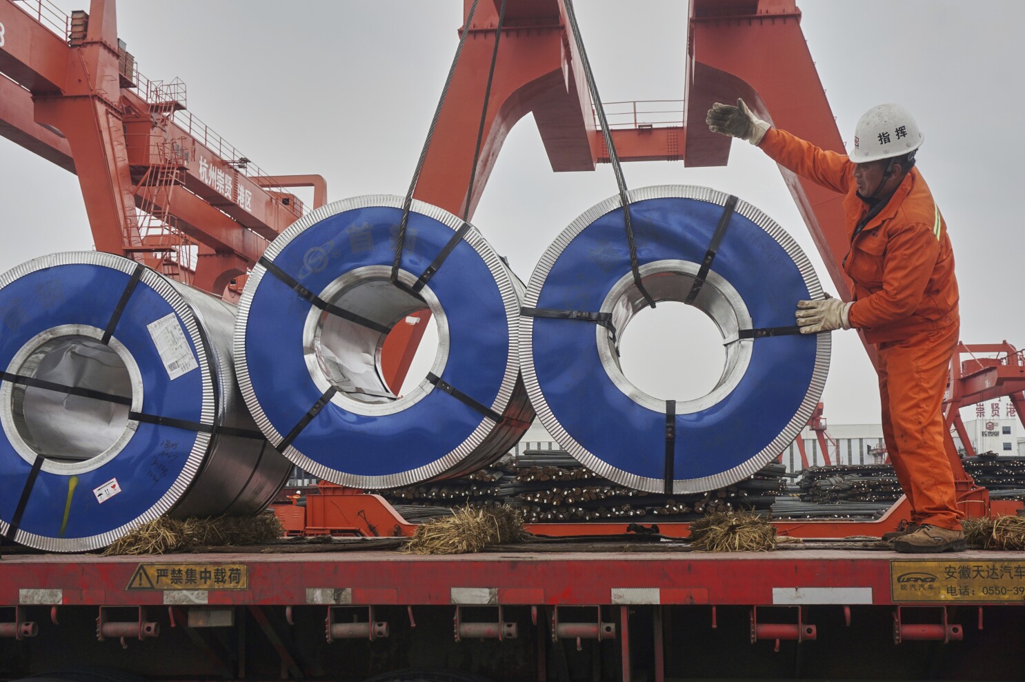 China contraataca mientras el mundo sopesa cómo enfrentar el aumento de aranceles de EEUU