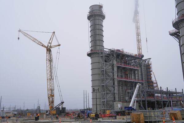 Uno de los generadores de vapor con recuperación de calor de la Central Eléctrica Avanzada del Condado de Orange de Entergy, una instalación de 1.215 megavatios en construcción, se muestra el lunes 24 de febrero de 2025 en Orange, Texas. (Foto AP/David J. Phillip, Archivo)