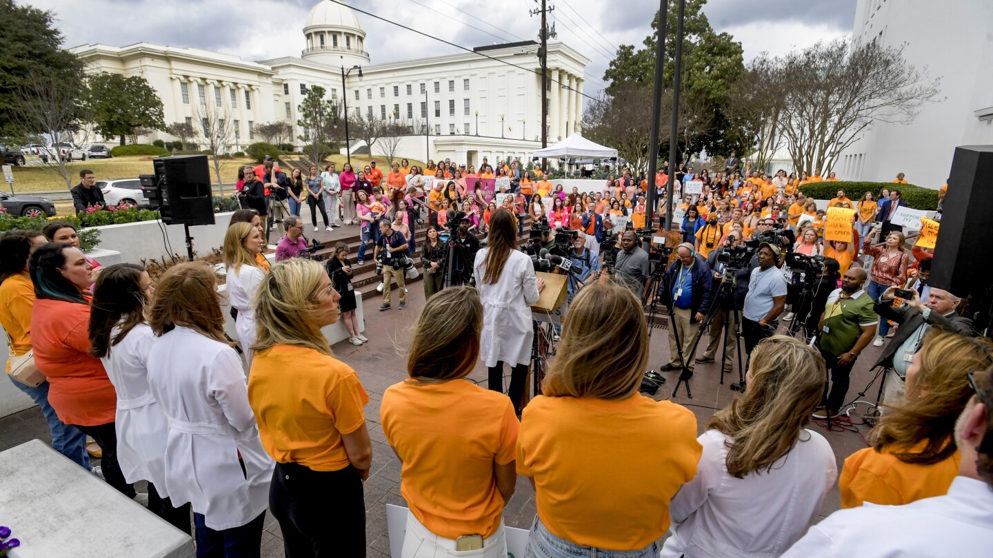 ЧИКАГО АП — Неотдавнашното решение в Алабама че замразените ембриони