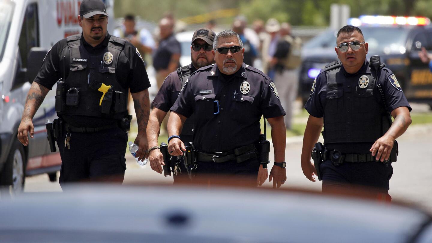 Щатската полиция в Тексас няма да наказва повече полицаи заради Uvalde