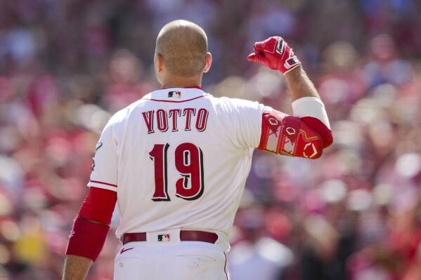 Reds bounce back from meltdown, rally past Pirates 4-2 in Votto's possible  home finale