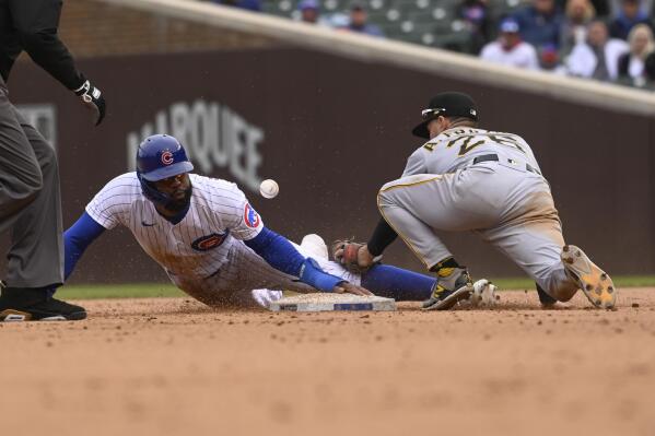 Duffy's pinch-hit lifts Cubs over Pirates 3-2