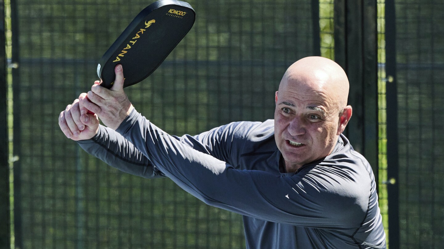 Тенисистът от Залата на славата Андре Агаси открива нова страст към пикълбола