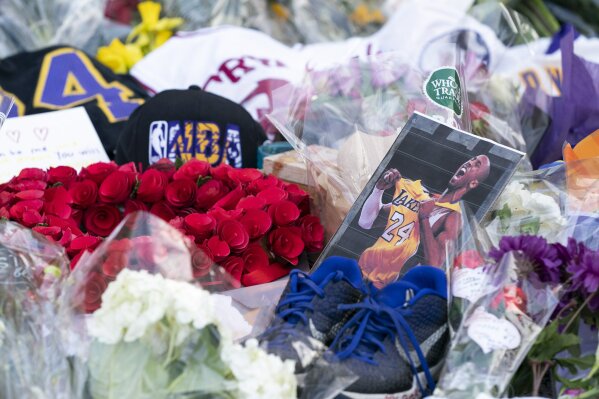 Philadelphia 76ers Fans Booed Kobe Bryant At His Hometown When He