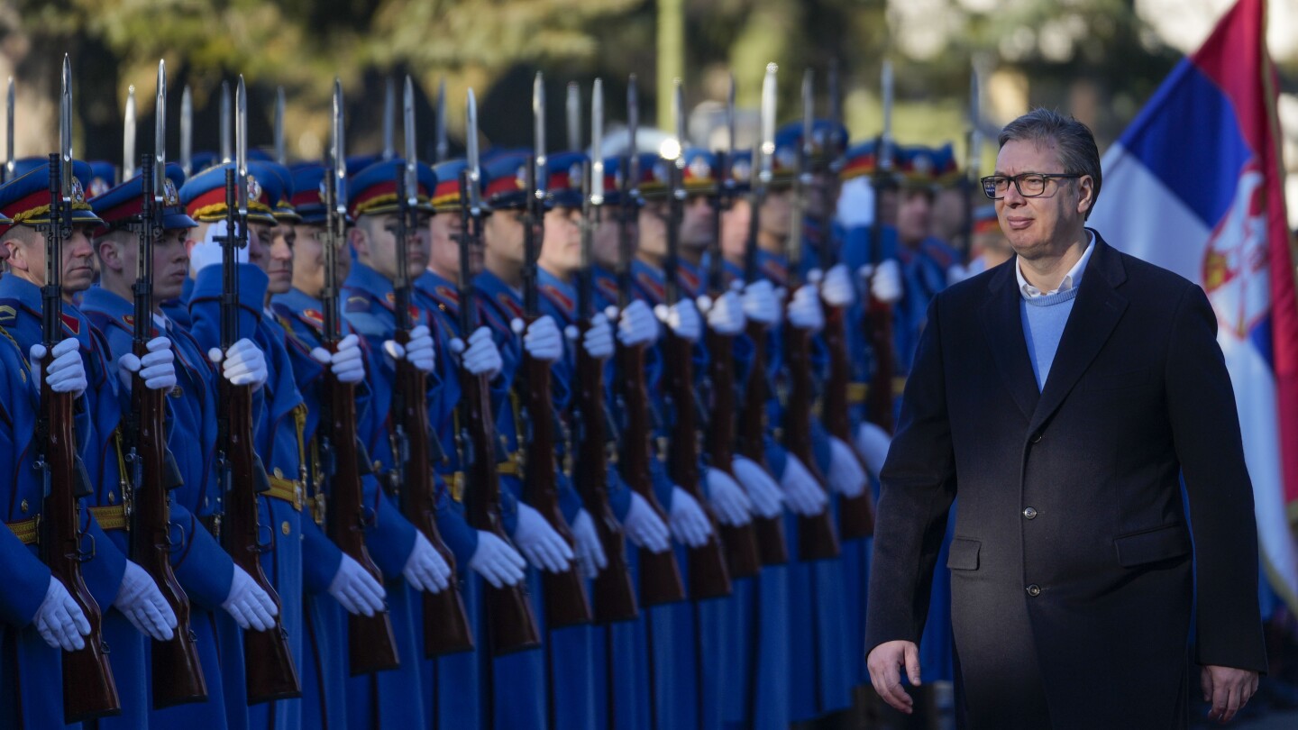 Сърбия обмисля повторно въвеждане на задължителна военна служба, тъй като напрежението в региона кипи