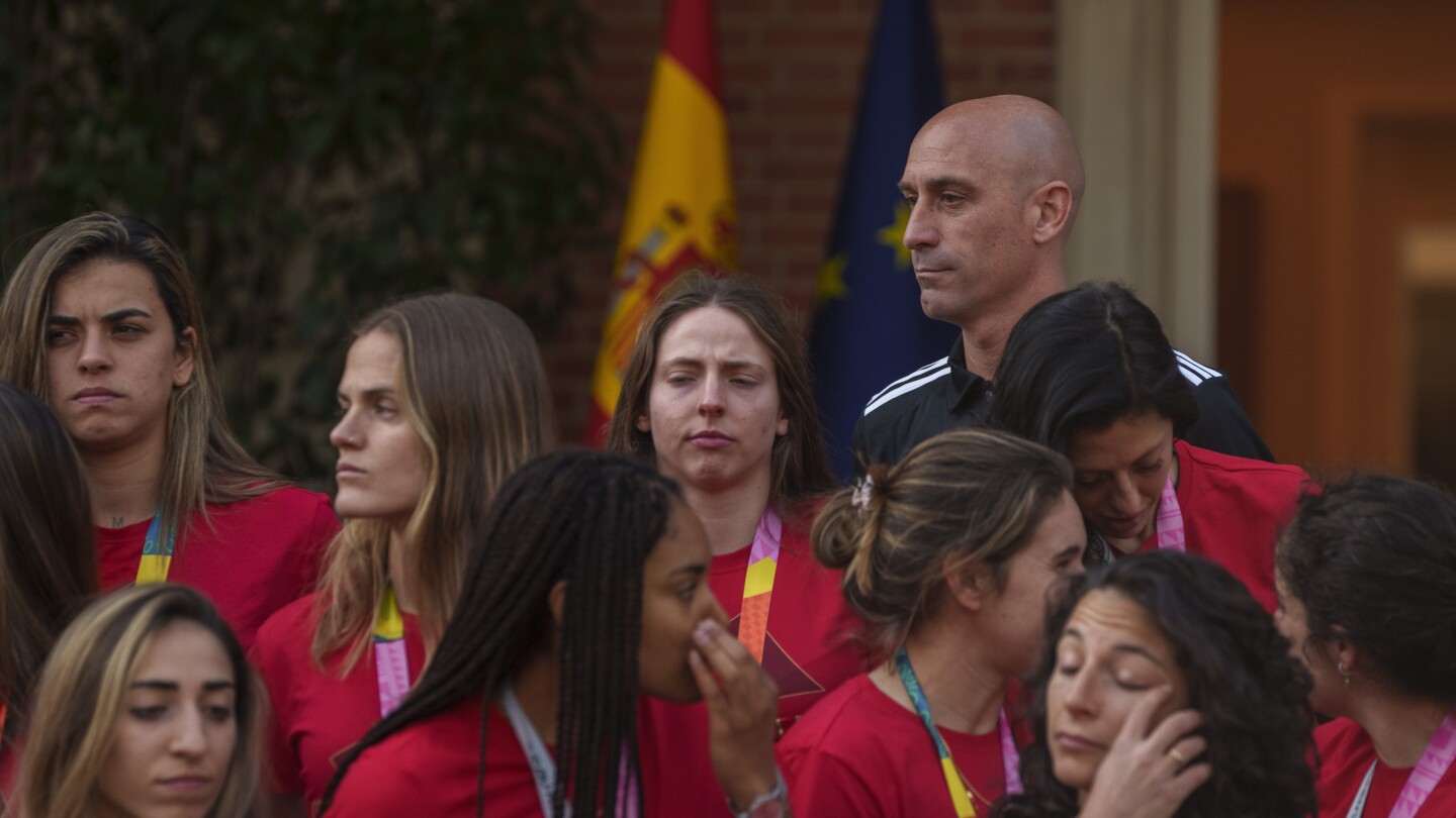 Los campeones del mundo femenino boicotean a la selección española.  El técnico se demora en elegir su equipo
