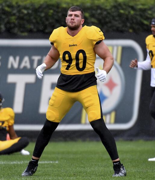 AP source: Steelers, Watt agree to lucrative extension