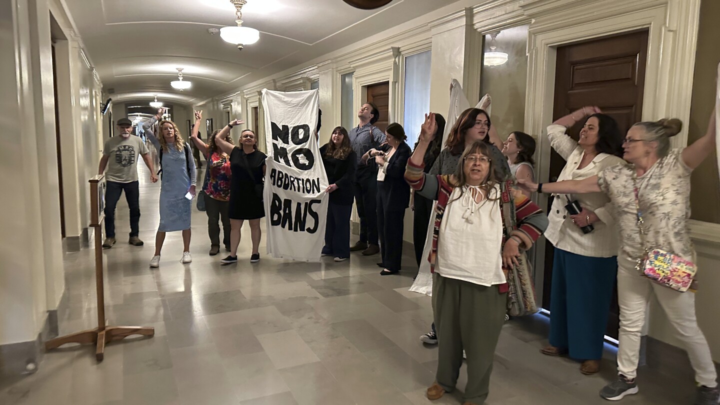Missouri lawmakers approve referendum to repeal abortion-rights amendment