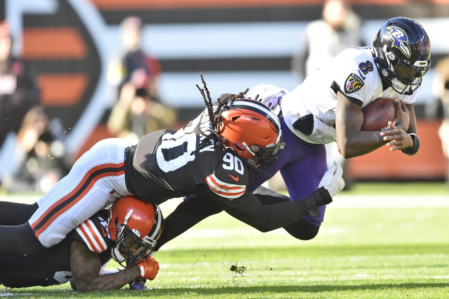 Browns' Baker Mayfield learning amid 'one of the best defenses in football'