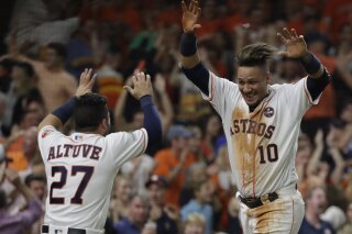 Jose Altuve Makes Yankees Fans Completely Lose Their Minds as
