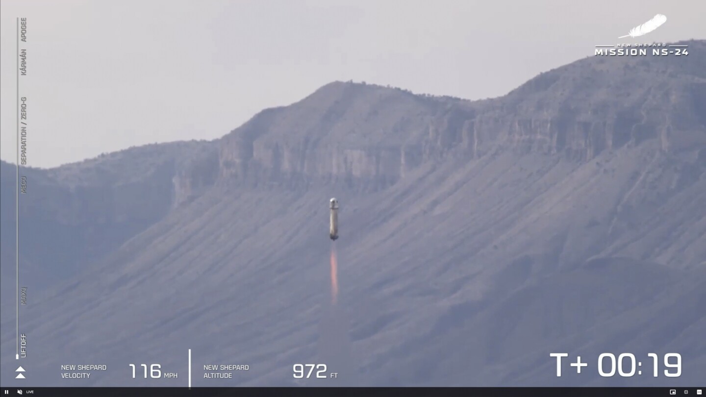Космическата компания на Джеф Безос успешно изстреля ракета, носеща експерименти