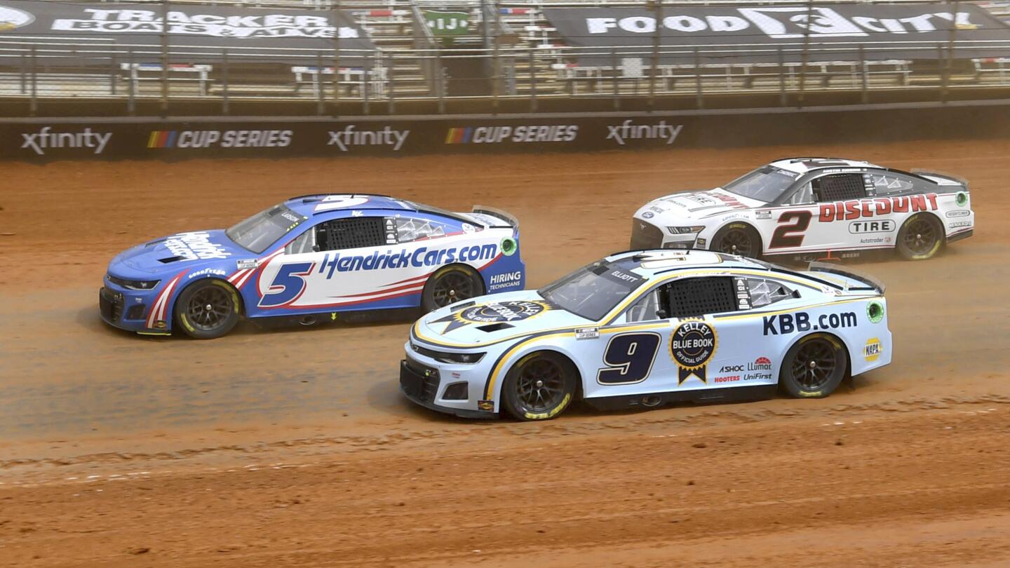 NASCAR chases holiday TV audience with Easter dirt race AP News