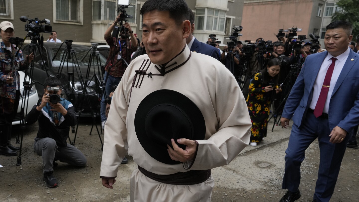 Protests against prime minister in Mongolia could lead to government shake-up