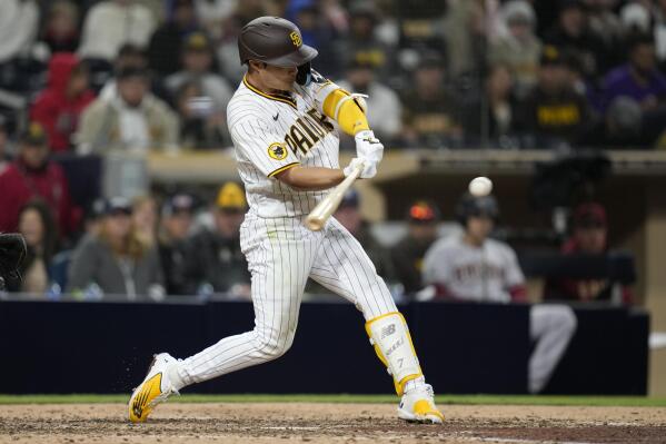Padres 1st MLB team to walk off on back-to-back HRs by 8-9 – KXAN