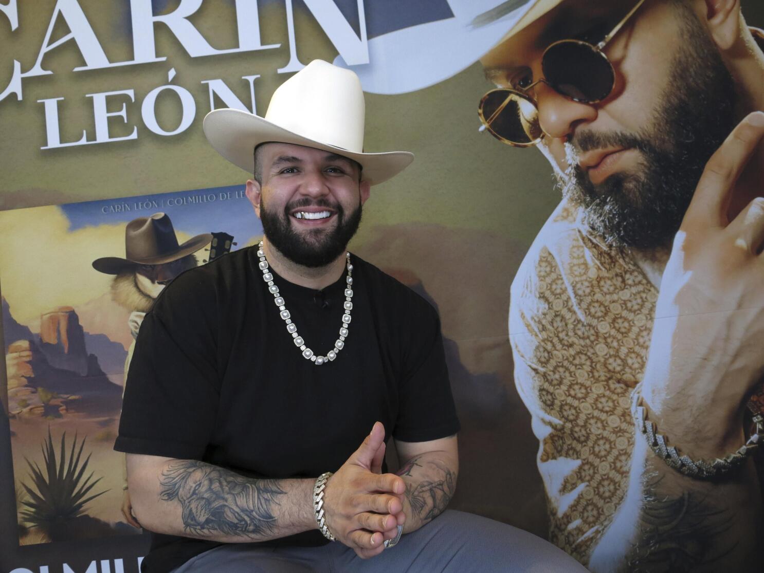 Carin León busca romper el cliché de la música regional mexicana | AP News
